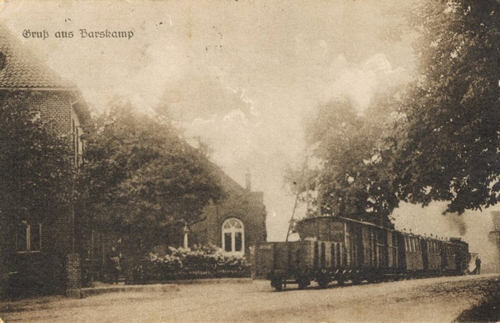 Historische Postkarte, mit Haltestelle der Bleckeder Kreisbahn