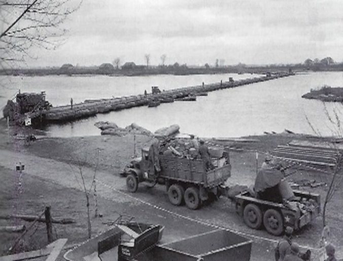 In der Nacht vom 30.April zum 1.Mai 1945 überquerten Truppenteile der von General Simpson geführten 9. US-Armee die Elbe.