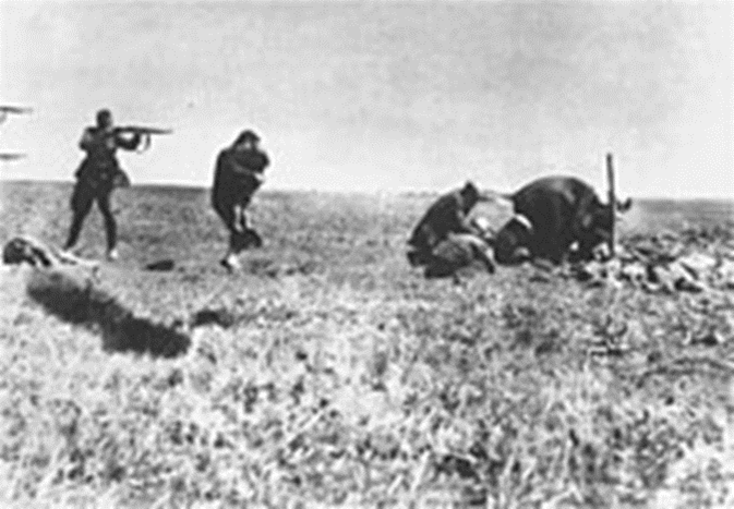 Erschießung von Juden durch Einsatzgruppen nahe Iwanhorod (Oblast Tscherkassy) in der Ukraine (vermutlich 1942).
