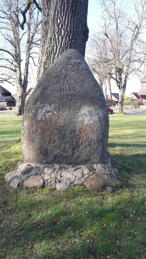 Gedenkstein zur Völkerschlacht bei Leipzig, 1813, auf dem Barskamper Markt