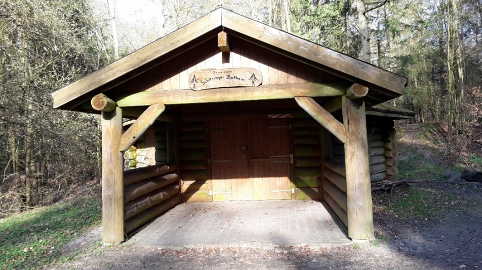 Eingang zur Köhlerhütte