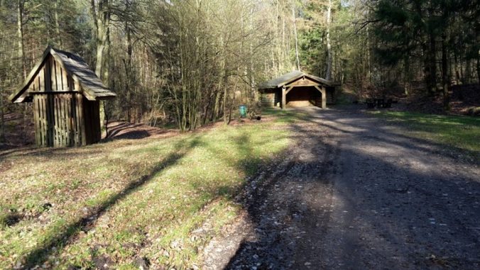 Gesamtansicht des Geländes der Köhlerhütte