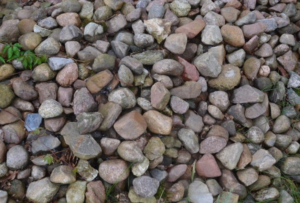 © Jochen Wenk, so genannte Sammelsteine, wie sie auf Feldern, insbesondere beim Kartoffelroden gefunden werden.