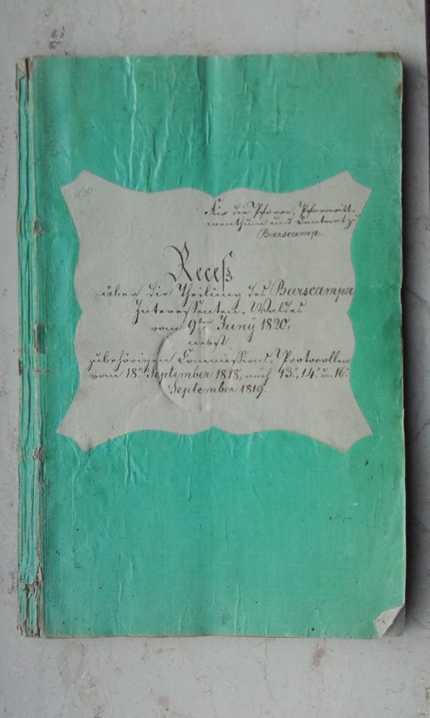 Deckblatt des Protokolls über den Rezess des Barskamper Wald, aus der Kirchenchronik, Fotografie von Volker Weber