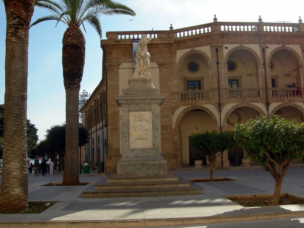 Statue des San Vito in seinem Geburtsort Mazara del Vallo