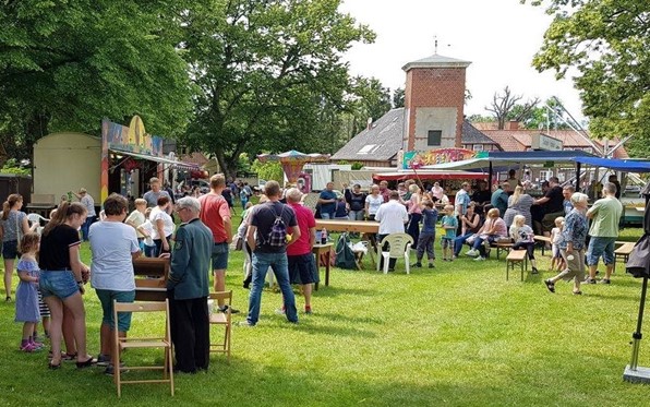 © Dorfverein, natürlich ist auch immer ein Bierstand vorhanden.