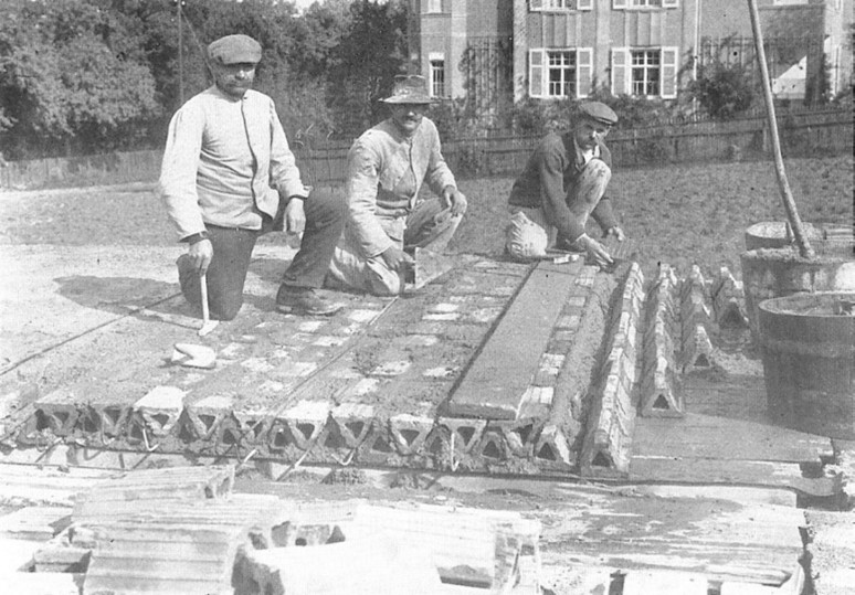 Betonträger werden angefertigt