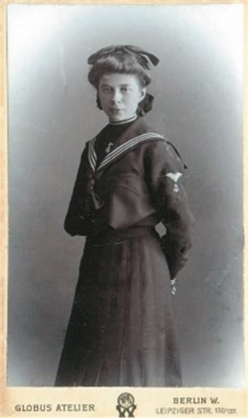 Else Weil, Ärztin, (* 19. Juni 1889 in Berlin; † 11. September 1942 im KZ Auschwitz-Birkenau)