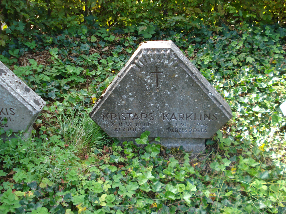 © Hans-Joachim Wenk, Detailaufnahme eines Grabsteins