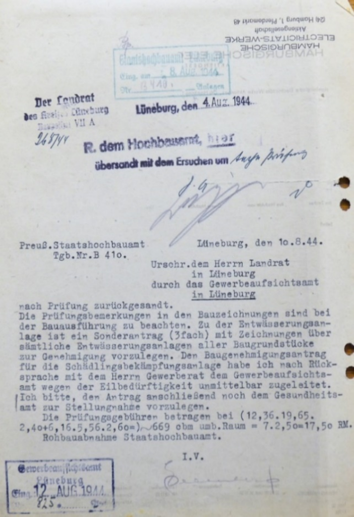 Rücksendung, Prüfungsvermerk zur Genehmigung der Planung bezüglich Entlausungsstation, an das Preussische Hochbauamt in Lüneburg, vom 10.8.1944. Quelle, Kreisarchiv