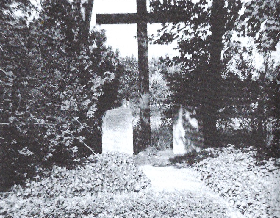 Quelle, Volksbund Deutsche Kriegsgräberfürsorge e.V. Ursprüngliche Grabstätte.Foto: B. Putensen, 2012